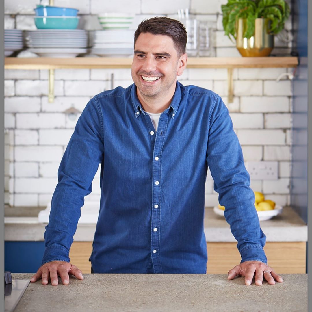 #005 Chris Bavin: Bangers & Less Cash